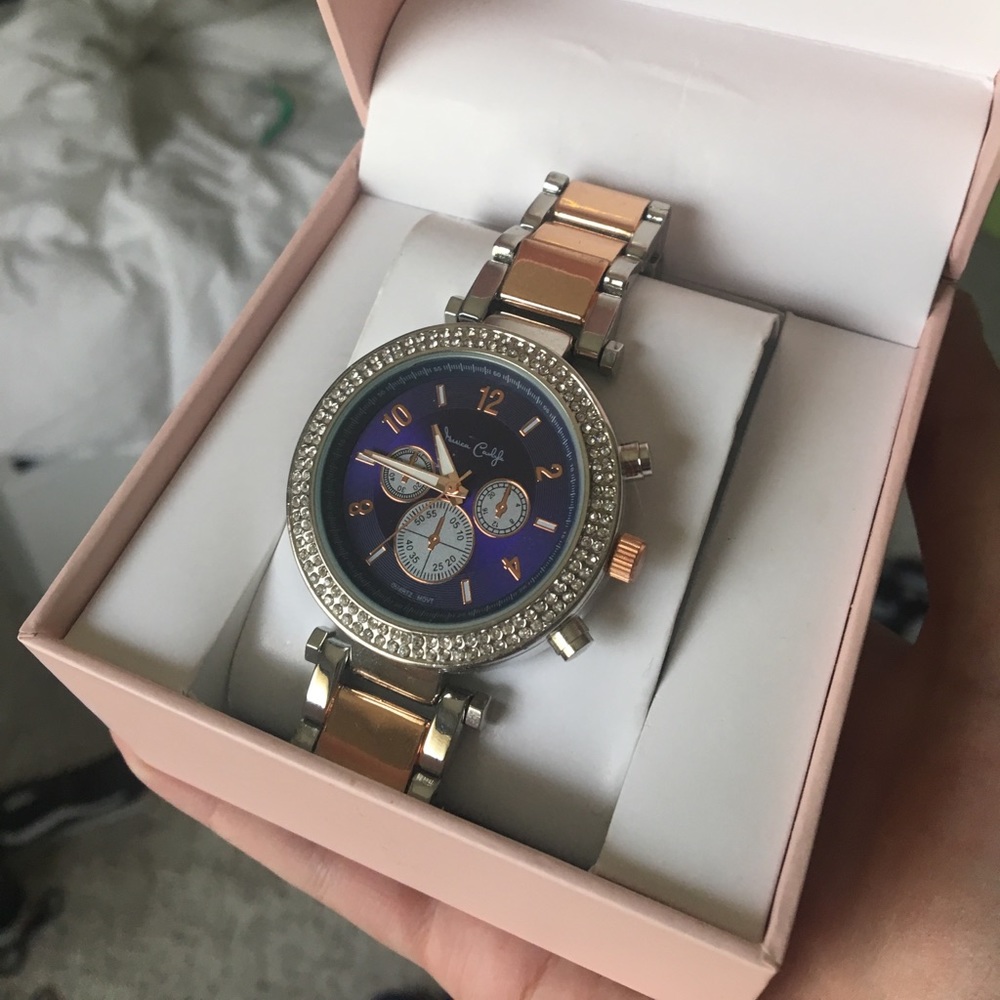 Gorgeous Watch - Picture 2 of 3